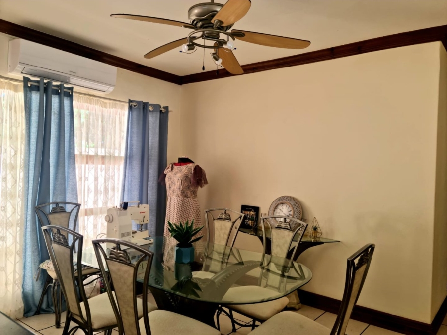 4 Bedroom Property for Sale in Roylglen Gardens Northern Cape
